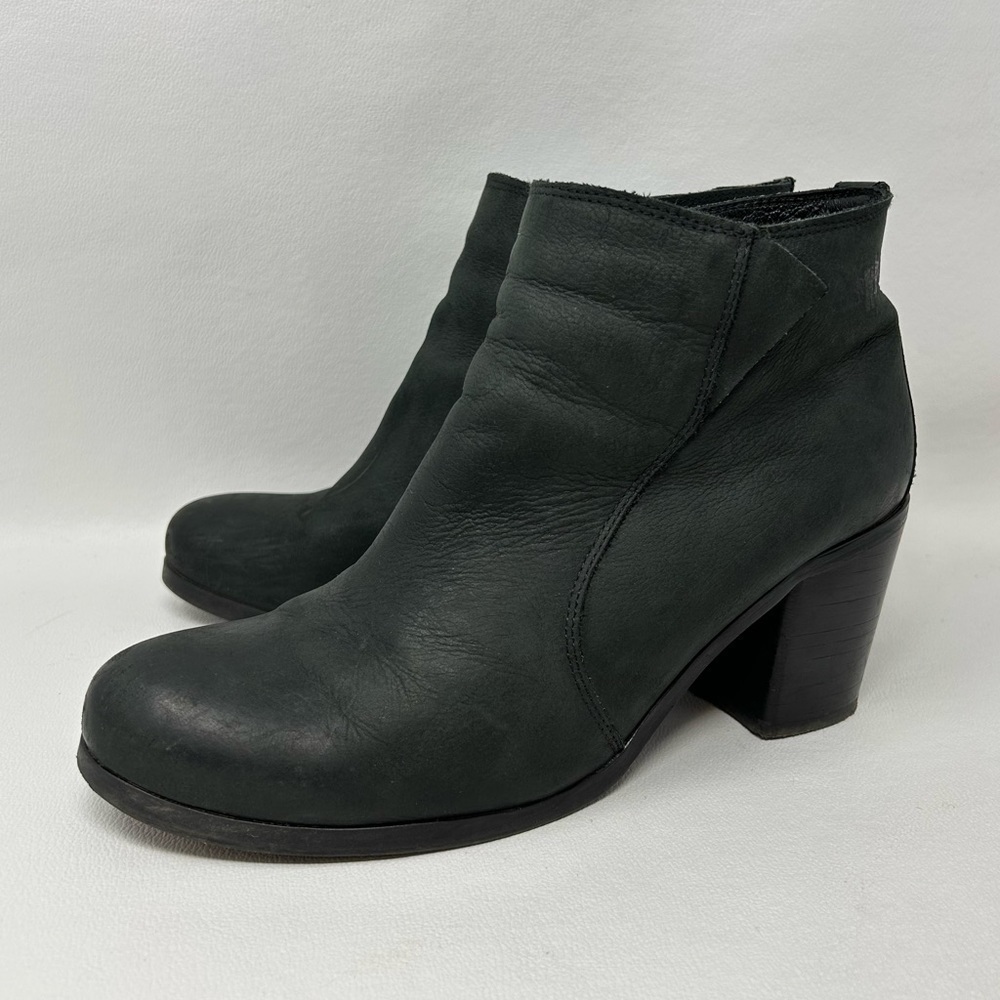 Levi's Black Leather Ankle Zip Up Block Heeled Boho Boots, Women’s Size 10.